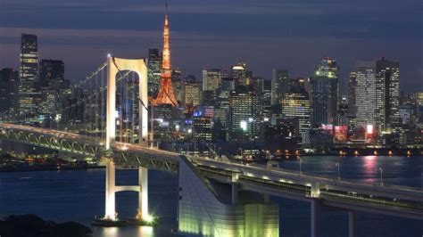 水道橋から東京駅：都市の脈動と時間の流れ